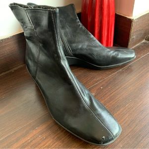 Leather heeled boots